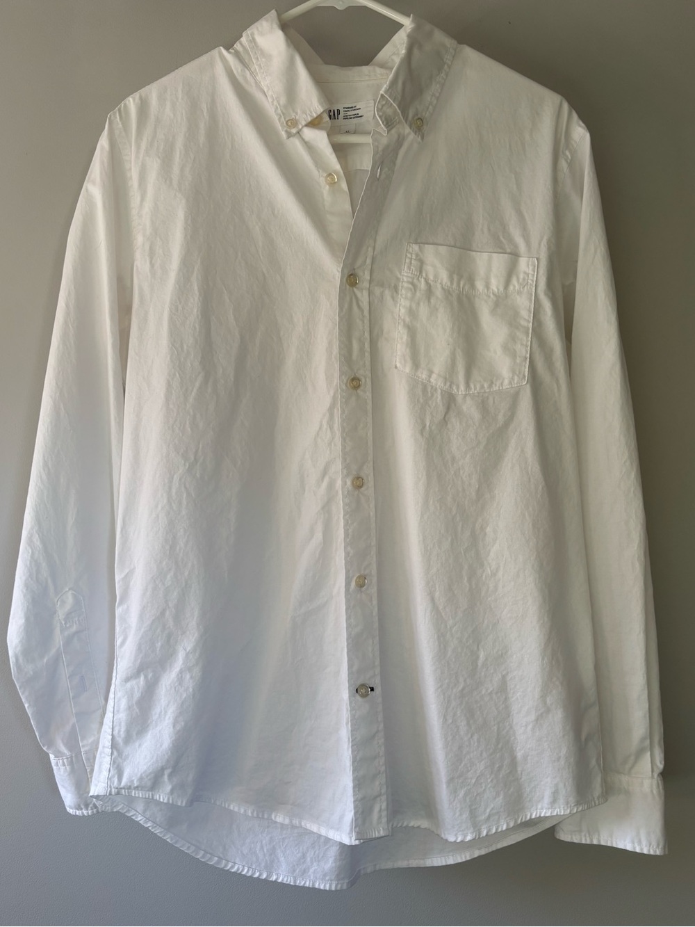 Gap Classic White Men's Button-Down Shirt